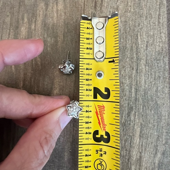 14K White Gold & Diamond Star Earrings - Picture 4 of 7